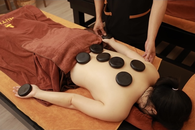 Massage trị liệu là gì? Lợi ích với sức khỏe và tinh thần